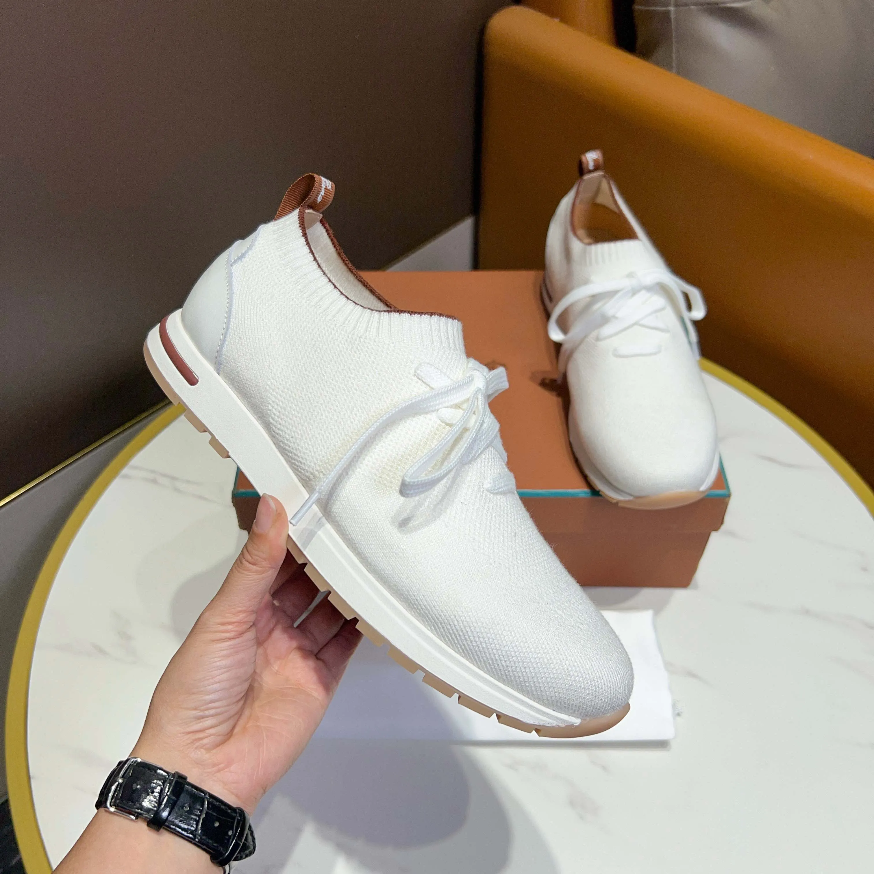 Factory price 400💰 (Loro men's shoes💰iana) New moccasin shoes official website original 1:1 mold opening, original quality💯Fine workmanship, high-end luxury☘The upper is made of original waterproof treated breathable fly-woven suede🌴Luxury🐂Leather lining🍓Rubber wear-resistant and non-slip outsole, size 38-44 (size 45 can be customized)